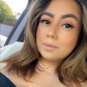 Meet your Posher, Dina